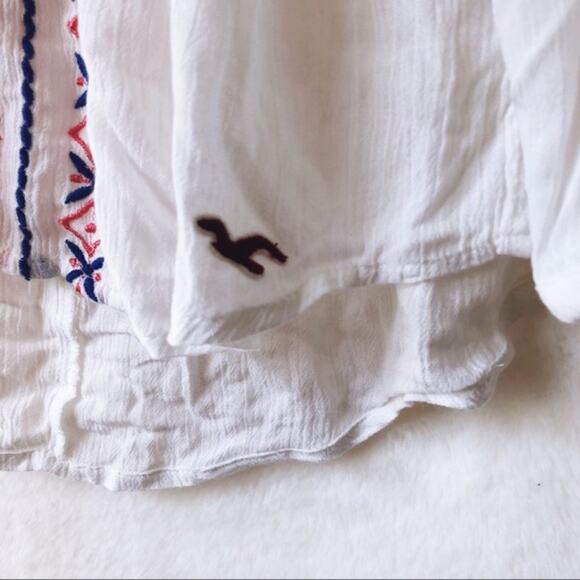 Hollister White Aztec Patterned Blouse - Picture 2 of 7